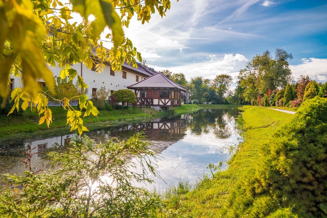 Hotel Karczyce Екстериор снимка