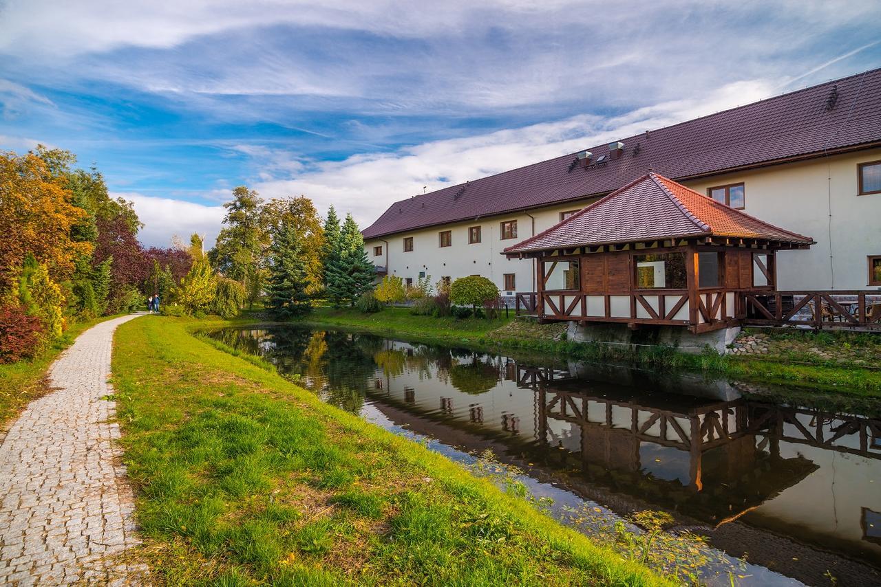 Hotel Karczyce Екстериор снимка